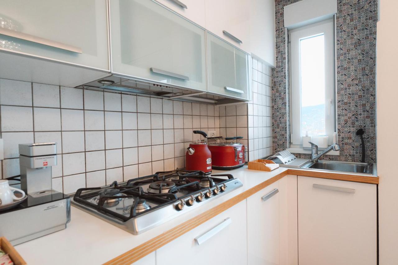 San Giusto Elegante Bilocale Con Balcone E Vista Lejlighed Trieste Eksteriør billede