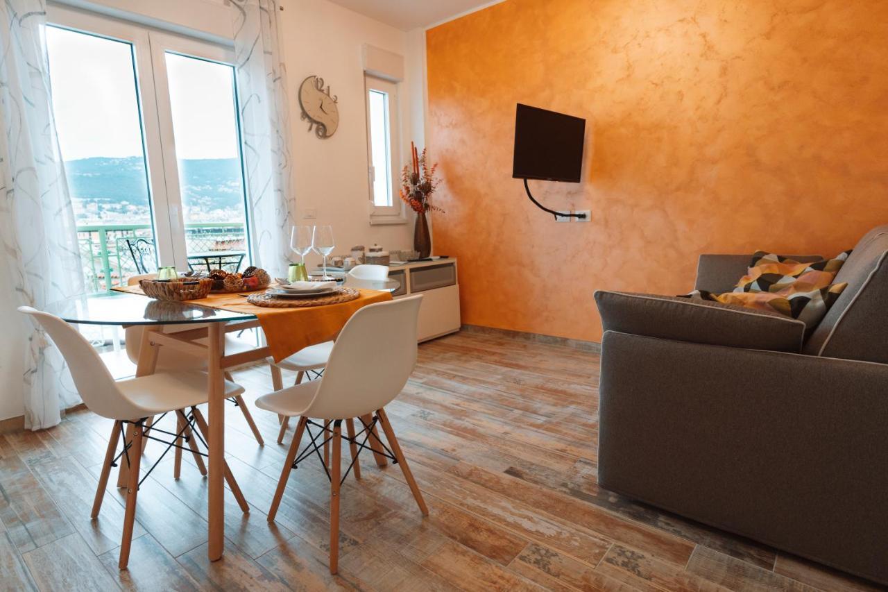 San Giusto Elegante Bilocale Con Balcone E Vista Lejlighed Trieste Eksteriør billede